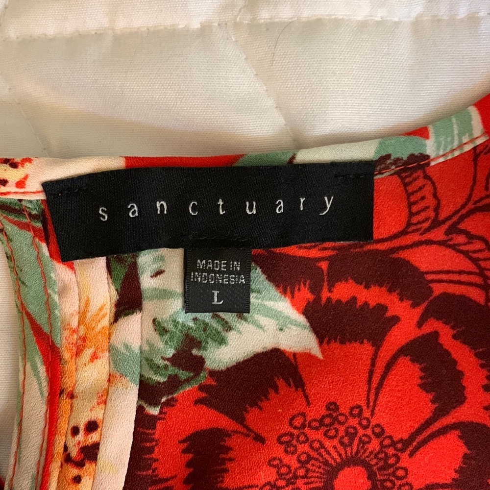 Red top size large
